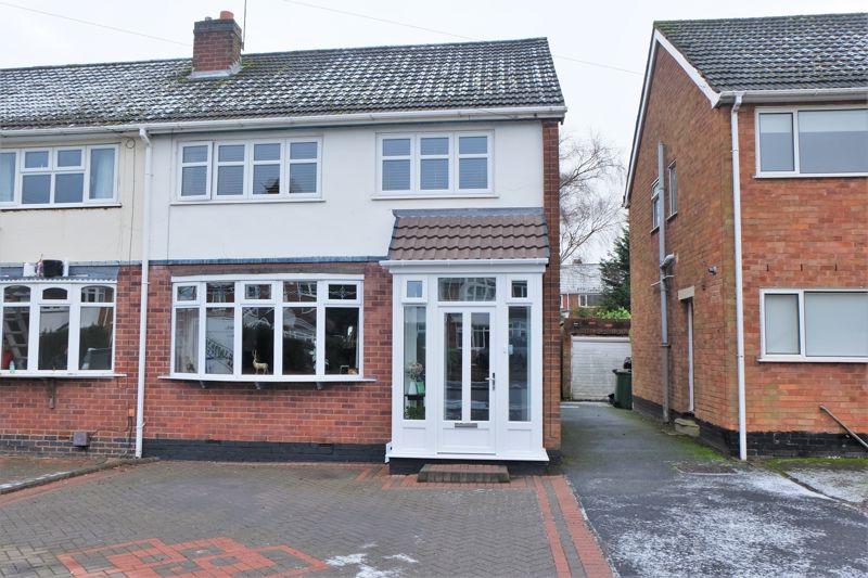 Bridle Lane, Streetly, Sutton Coldfield 3 bed semidetached house £