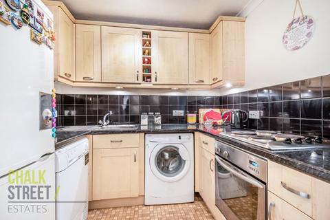 58 Rushdon Close, Romford, RM1 2RE