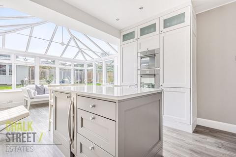 24 Spenser Crescent, Upminster, RM14 1AN