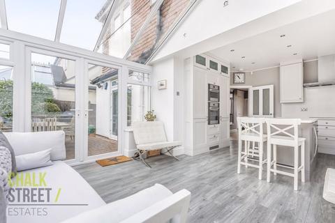 24 Spenser Crescent, Upminster, RM14 1AN