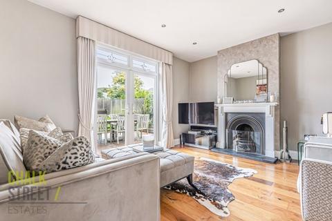 24 Spenser Crescent, Upminster, RM14 1AN