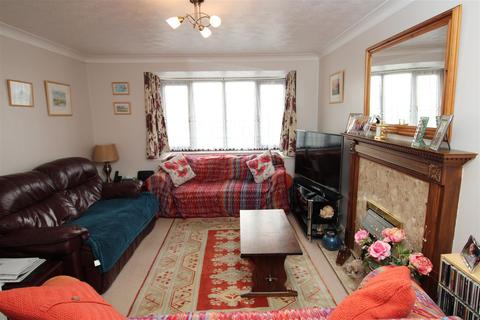 1 Brough Close, Northampton, NN5 6YD