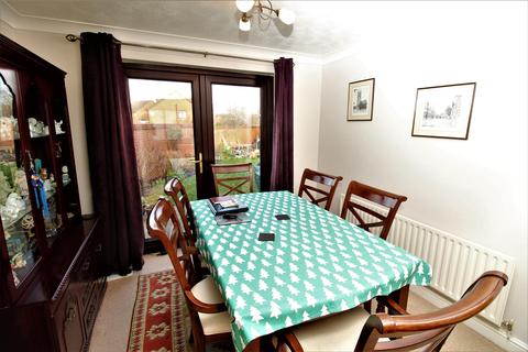 1 Brough Close, Northampton, NN5 6YD