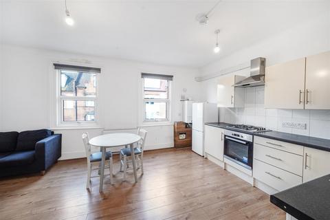 1 bedroom property to rent, Streatham High Road, London
