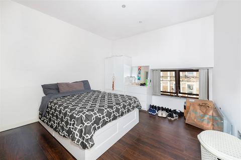 1 bedroom property to rent, North End Road, London