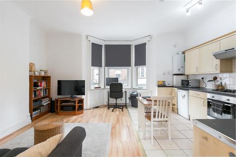 1 bedroom property to rent, Streatham High Road, London