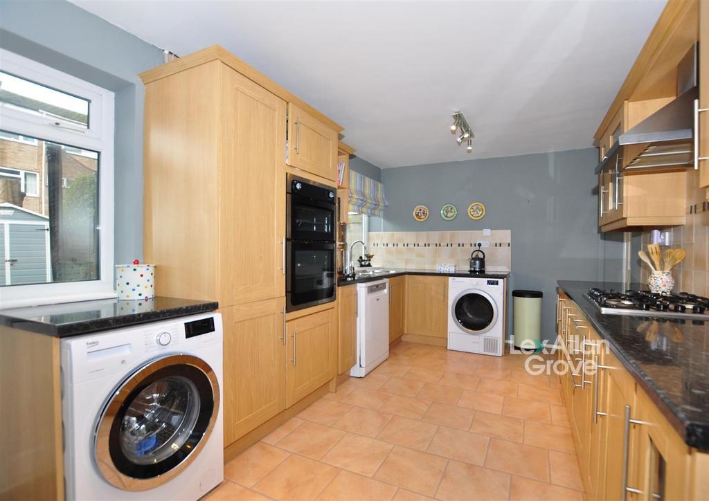 LAG Rochford Close.jpg