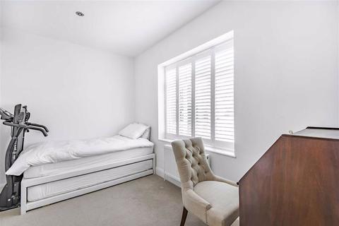 58 King Edward Road, Barnet, EN5 5AU