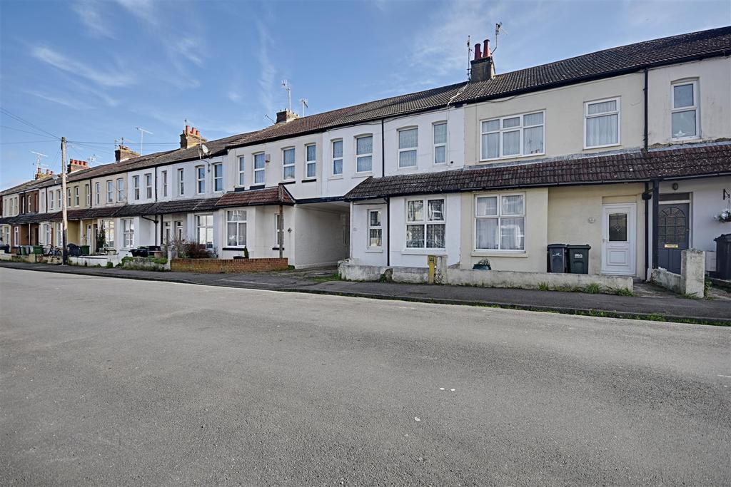 Chandler Road, BexhillOnSea 4 bed end of terrace house £254,000