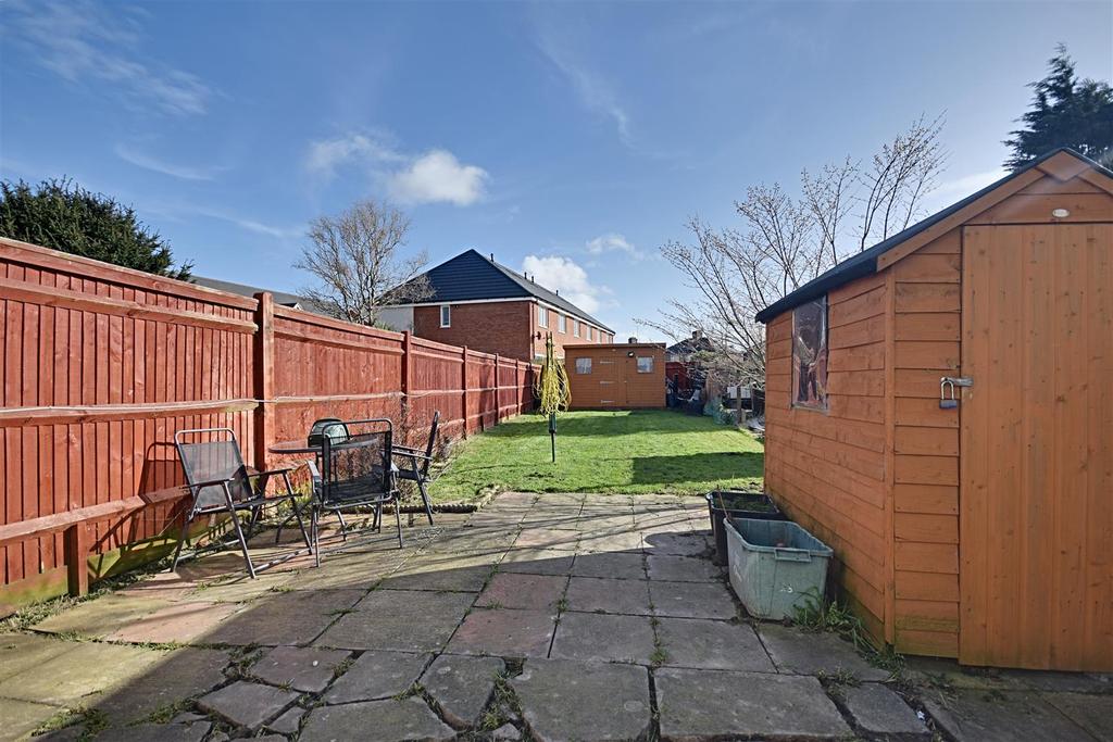Chandler Road, BexhillOnSea 4 bed end of terrace house £254,000