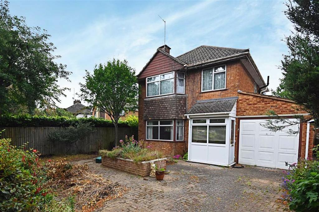 Brooklyn Road, Cheltenham, Gloucestershire 3 bed detached house £300,000