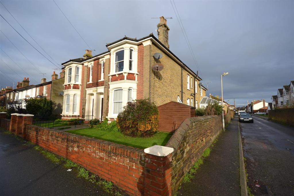 Crouch Road, BurnhamOnCrouch 1 bed apartment £725 pcm (£167 pw)