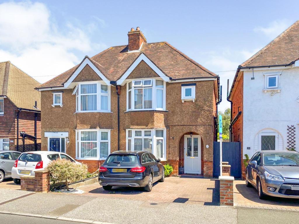 Brodrick Road, Eastbourne 3 bed semidetached house £290,000