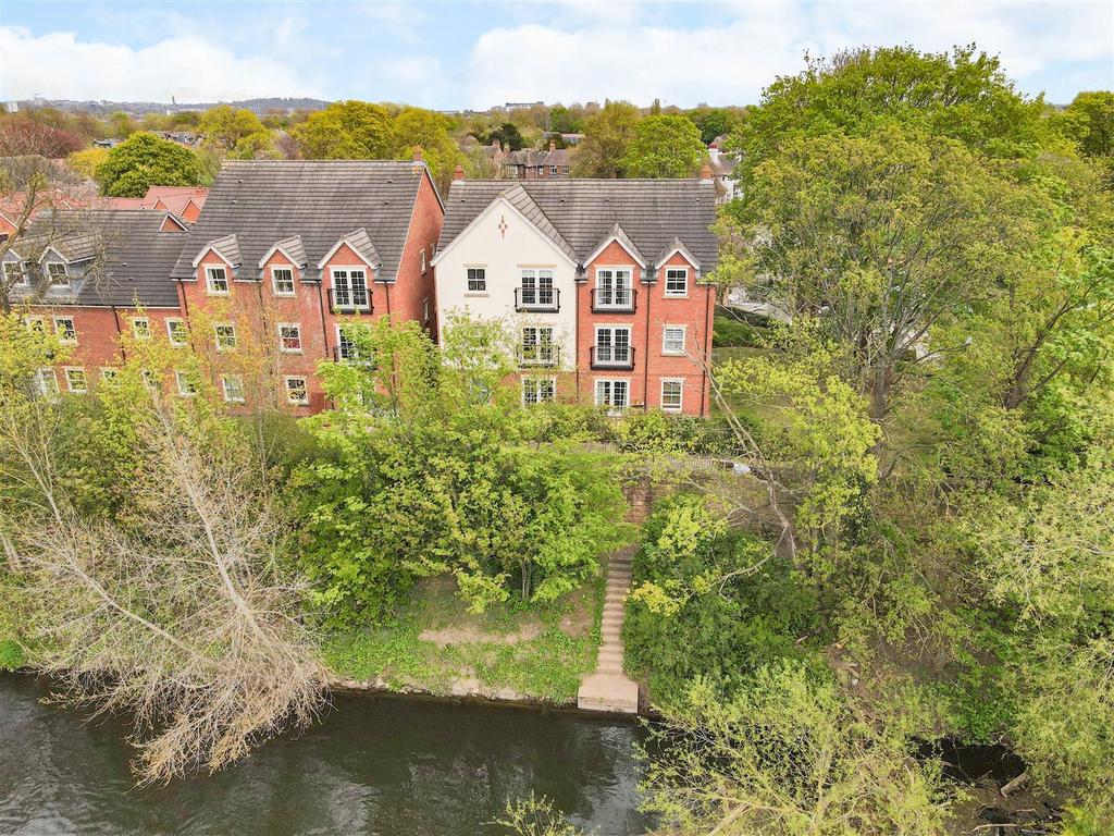 Manor House Close, Wilford, Nottingham 2 bed apartment £175,000