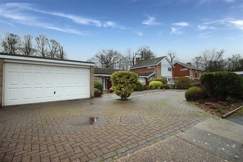 3 Balmoral Close, Ipswich, IP2 9EJ