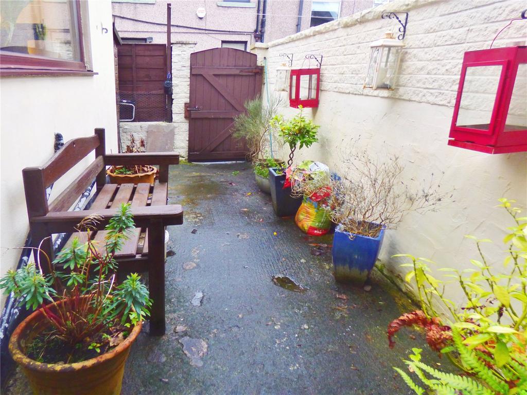 Rear Yard: