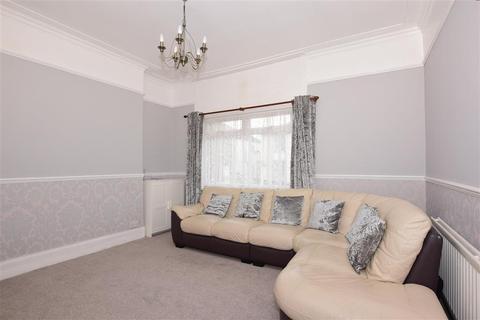 5 Cambrian Grove, Gravesend, DA11 0PU