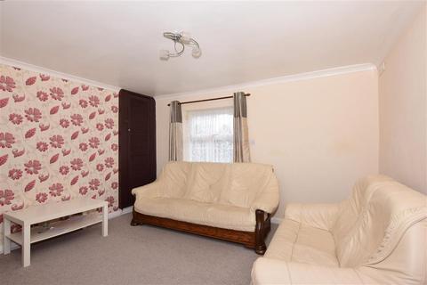 5 Cambrian Grove, Gravesend, DA11 0PU