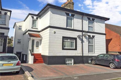 5 Cambrian Grove, Gravesend, DA11 0PU