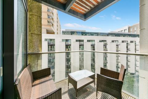 Studio for sale, Baltimore Wharf, London, E14