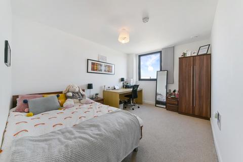 3 bedroom apartment for sale, Guild House, Bermondsey Works, London, SE16