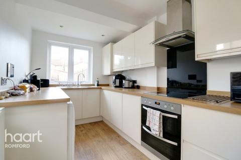 101 Douglas Road, Hornchurch, RM11 1AW