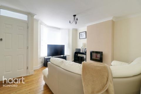 101 Douglas Road, Hornchurch, RM11 1AW