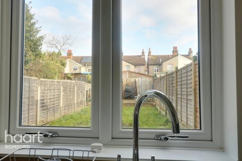 101 Douglas Road, Hornchurch, RM11 1AW