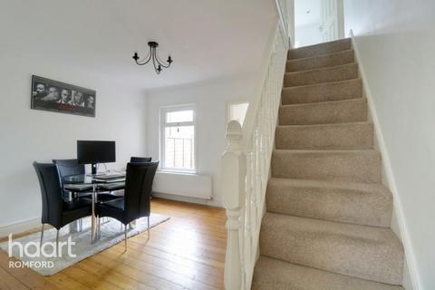 101 Douglas Road, Hornchurch, RM11 1AW