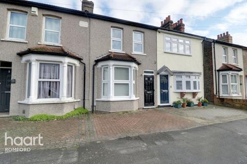 101 Douglas Road, Hornchurch, RM11 1AW
