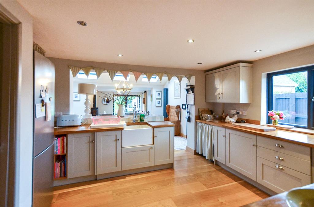 Raffin Lane, Pewsey, SN9 3 bed semidetached house £425,000