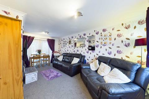 7 Chardins Close, Hemel Hempstead, HP1 2QN