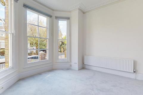 1 bedroom flat to rent, Kings Road, TW10