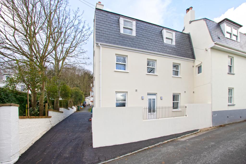 Flat 1, 4 St John's Road, Peter Port, Guernsey, GY1 1 bed apartment for