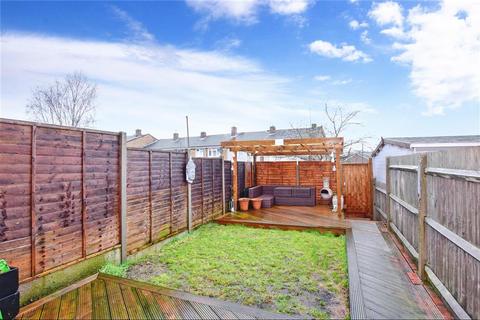 12 Chester Close, Rochester, ME2 2QX