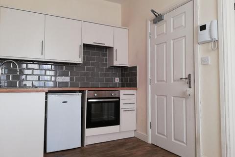 1 bedroom flat to rent, Flat 5, High Street, Birstall