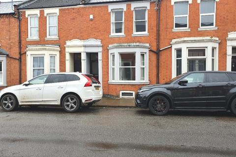 3 bedroom terraced house to rent, Ashburnham Road, Northampton, NN1