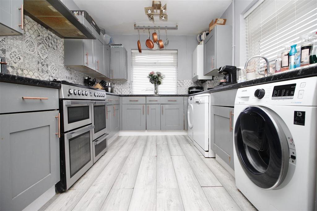 Kitchen / Dining