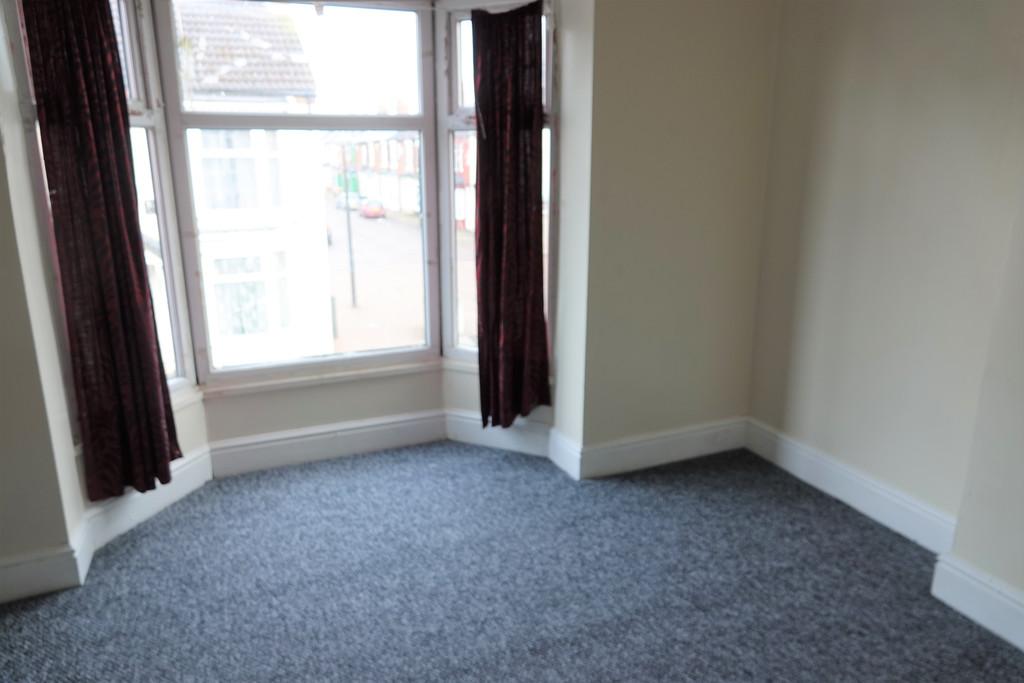 Crescent Road, Middlesbrough, TS1 4 bed terraced house £550 pcm (£127 pw)