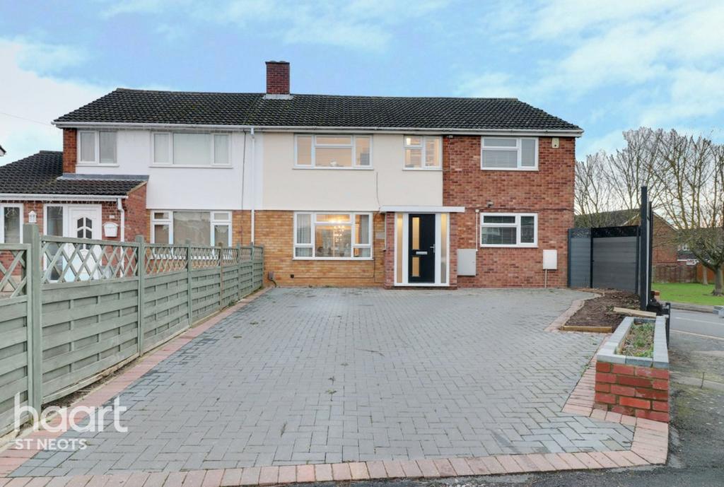 Longsands Road, St Neots 4 bed semidetached house £360,000