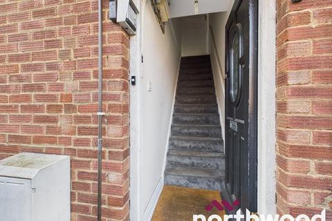 3 bedroom maisonette to rent, Coval Lane, Chelmsford, CM1