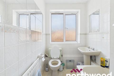 3 bedroom maisonette to rent, Coval Lane, Chelmsford, CM1