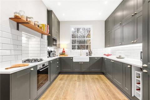 7 Richborne Terrace, London, SW8 1AS