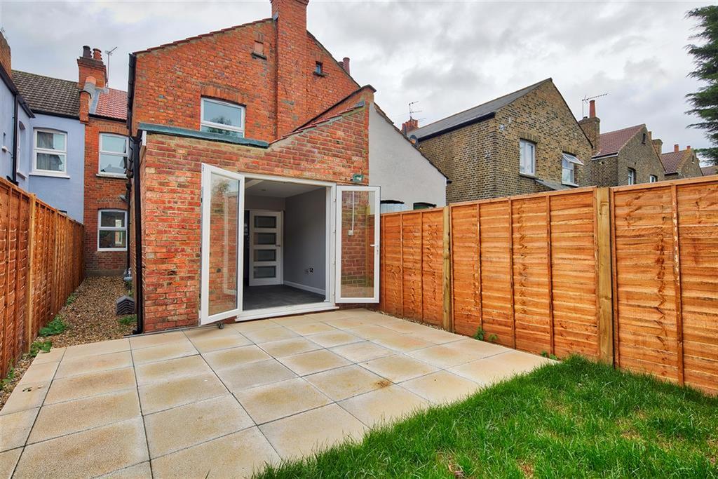 Ambleside Road, Willesden, NW10 3UH 1 bed in a house share £725 pcm