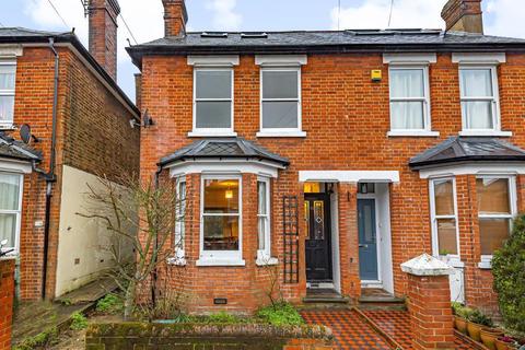 13 Agraria Road, Guildford, GU2 4LE