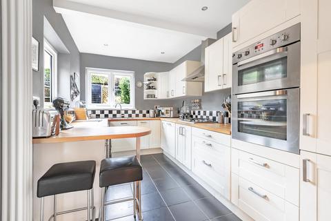 13 Agraria Road, Guildford, GU2 4LE