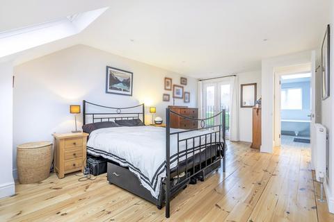 13 Agraria Road, Guildford, GU2 4LE