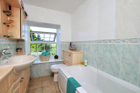 160 Coach Road, Sleights, Whitby, YO22 5EQ