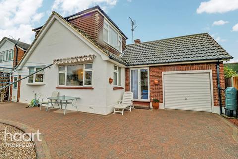 51 Maplin Way, Thorpe Bay, Southend-on-sea, SS1 3NL