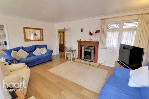 51 Maplin Way, Thorpe Bay, Southend-on-sea, SS1 3NL